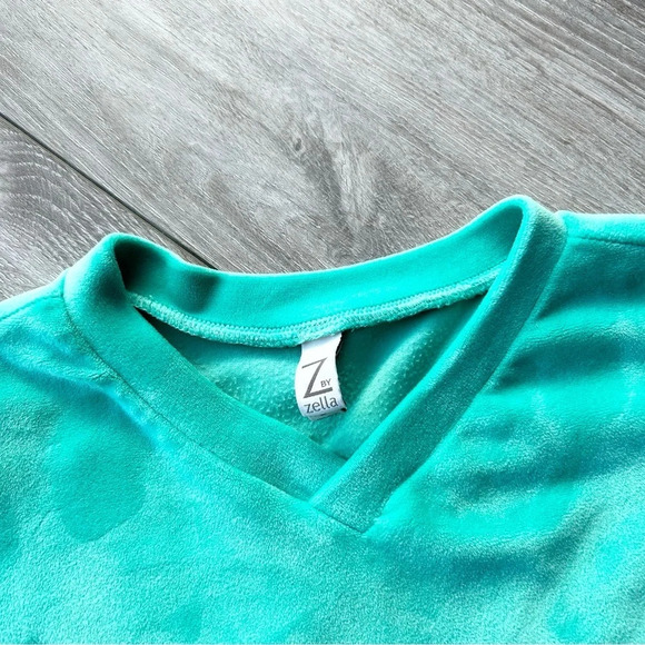 Zella Turquoise  V Neck Velvet Pullover Sweater - Picture 5 of 16